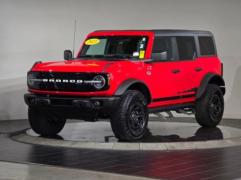 Used 2023 Ford Bronco Wildtrak image 6