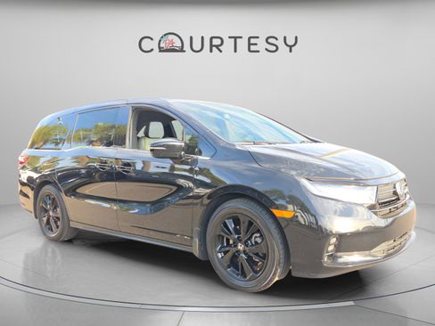 Used 2023 Honda Odyssey Sport image 7