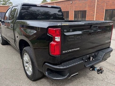 Used 2019 Chevrolet Silverado 1500 Custom w/ Trailering Package image 4