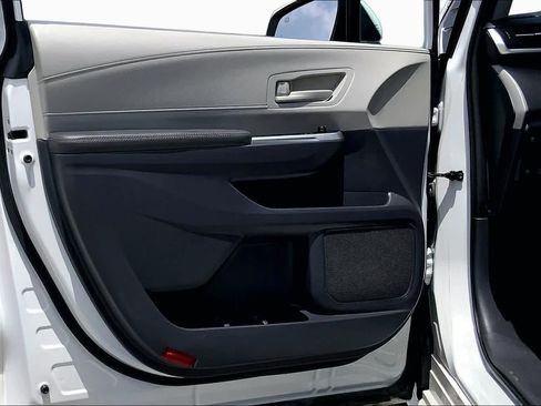 Used 2023 Toyota Sienna LE FWD image 21