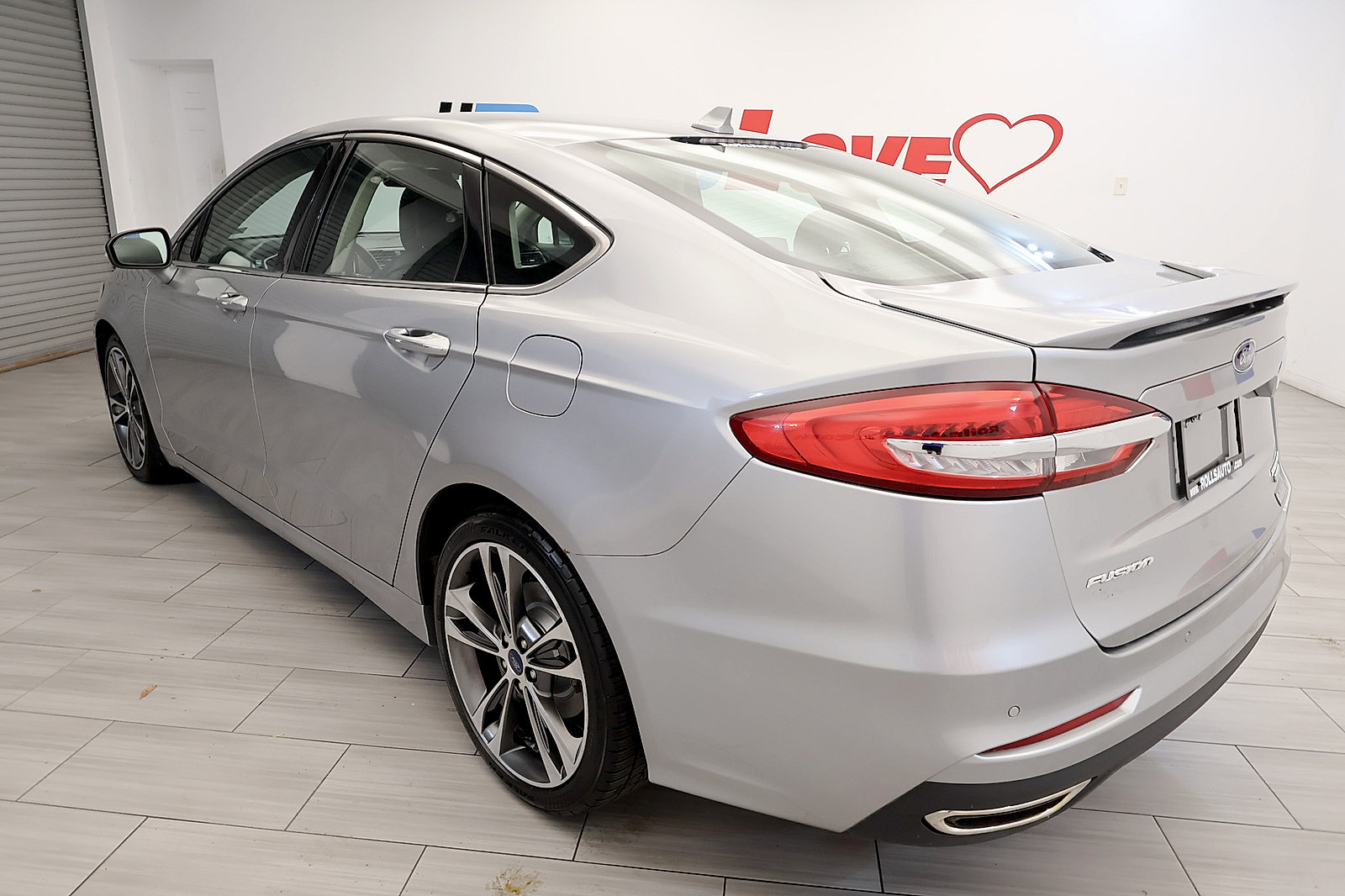 Used 2020 Ford Fusion Titanium FWD image 3