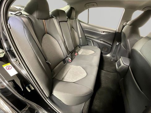 Used 2018 Toyota Camry LE w/ Convenience Package FWD image 24