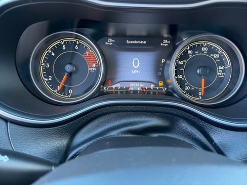 Used 2022 Jeep Cherokee Limited w/ Elite Package AWD/4WD image 30