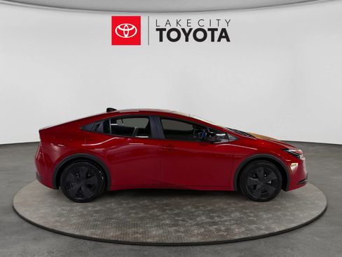 New 2026 Toyota Prius Plug-In Hybrid FWD image 7