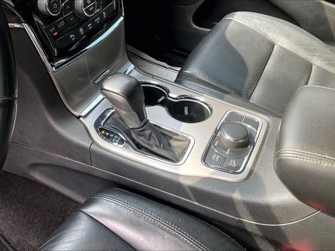 Used 2019 Jeep Grand Cherokee Limited AWD/4WD image 15
