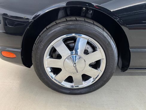 Used 2002 Ford Thunderbird image 29