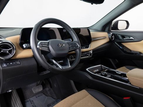 Used 2025 Chevrolet Equinox ACTIV w/ Safety and Technology Package image 14