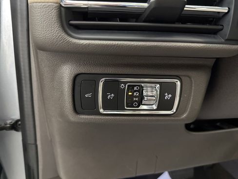 Used 2022 Lincoln Corsair Reserve w/ Equipment Group 201A AWD/4WD image 23