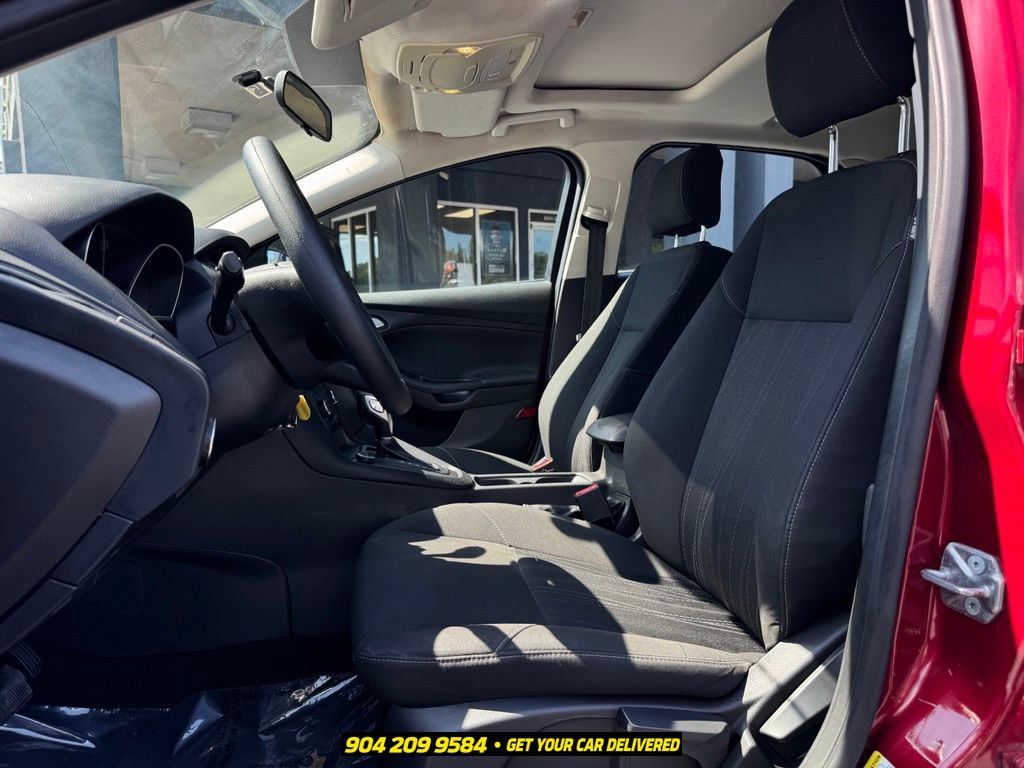 Used 2015 Ford Focus SE w/ Reverse Sensing Package FWD image 22