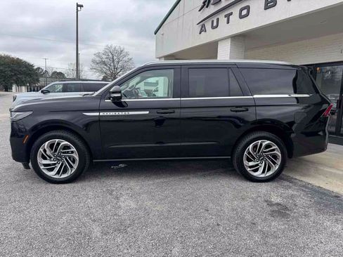 Used 2025 Lincoln Navigator Reserve AWD/4WD image 47