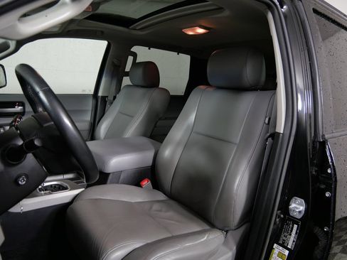 Used 2016 Toyota Sequoia Limited w/ Safety & Convenience Package AWD/4WD image 11