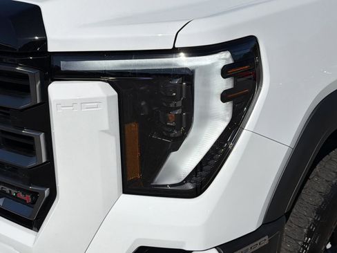 Used 2026 GMC Sierra 2500 AT4 image 10