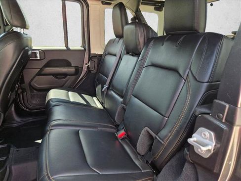 Used 2025 Jeep Wrangler Unlimited Sahara AWD/4WD image 19