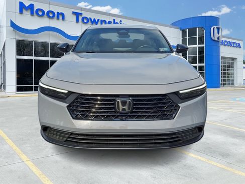 Used 2025 Honda Accord Sport image 2