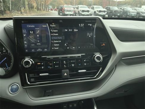 Used 2020 Toyota Highlander Platinum image 13