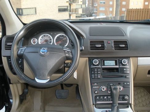 Used 2013 Volvo XC90 3.2 image 32