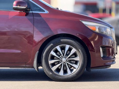 Used 2016 Kia Sedona SX FWD image 18