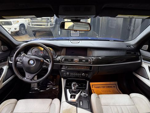 Used 2013 BMW M5 image 22