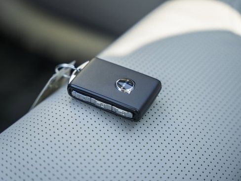 New 2026 Volvo XC60 B5 Ultra w/ Protection Package Premier image 43