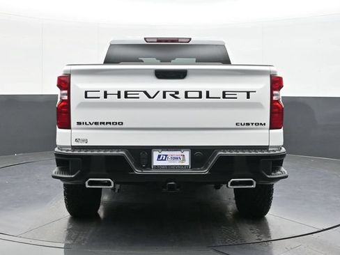 New 2026 Chevrolet Silverado 1500 Custom Trail Boss w/ LPO, Dark Essentials Package AWD/4WD image 8