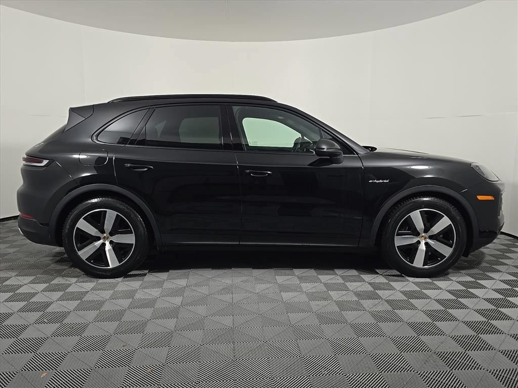 Certified 2026 Porsche Cayenne E-Hybrid AWD/4WD image 8