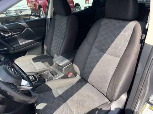 Used 2021 Nissan Rogue Sport SV FWD image 15