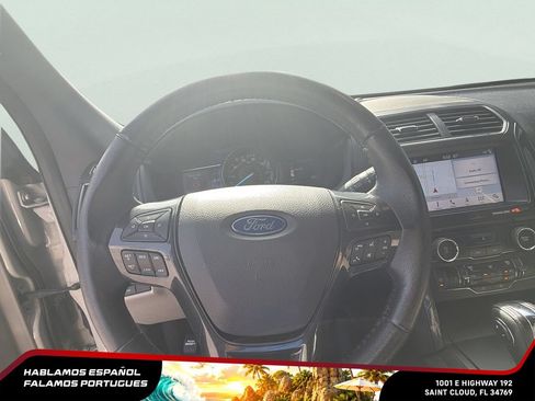 Used 2018 Ford Explorer XLT w/ Equipment Group 202A FWD image 16