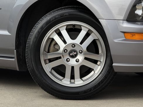 Used 2006 Ford Mustang GT image 3