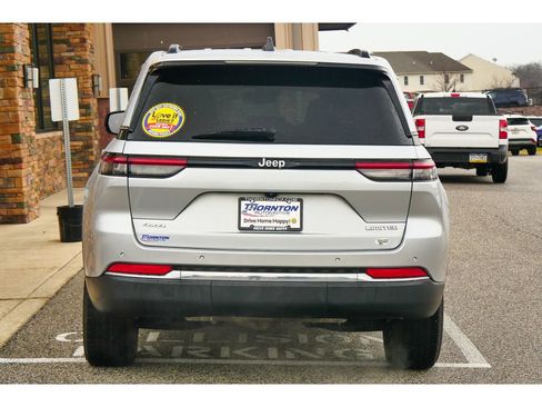 Used 2022 Jeep Grand Cherokee Limited image 4