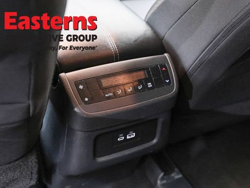 Used 2025 Nissan Pathfinder SV FWD image 22