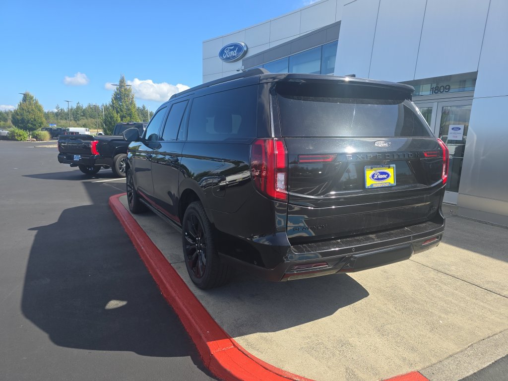 Used 2025 Ford Expedition Max Platinum w/ Stealth Appearance Package AWD/4WD image 2