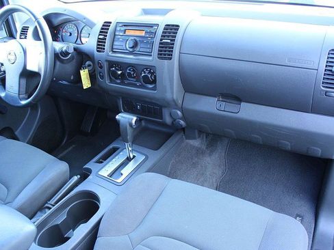 Used 2013 Nissan Frontier S image 16