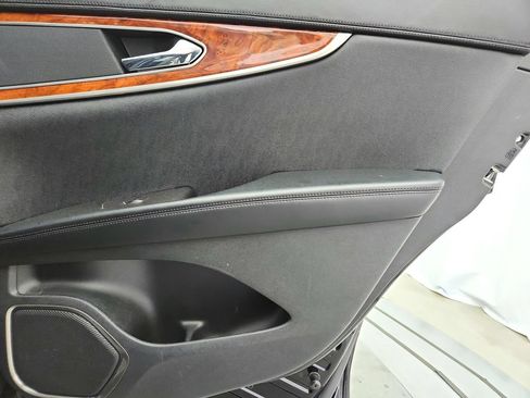 Used 2016 Lincoln MKX Select w/ Select Plus Package AWD/4WD image 29