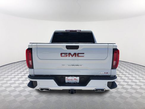 Used 2022 GMC Sierra 1500 AT4 w/ AT4 Premium Package AWD/4WD image 5