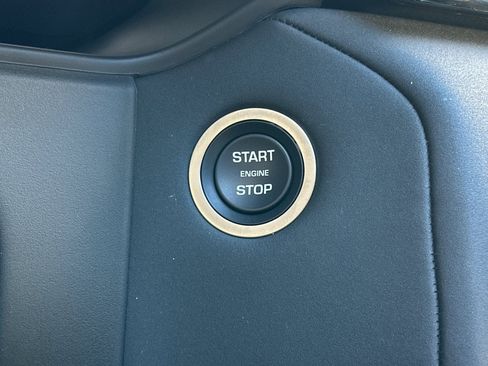 Certified 2025 Land Rover Range Rover Velar Dynamic SE image 26