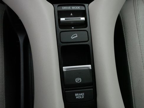 Certified 2023 Honda HR-V LX image 25