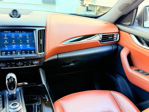 Used 2017 Maserati Levante w/ Sport Package image 19