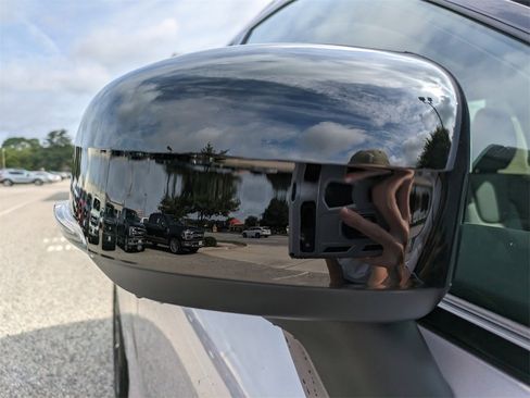 New 2026 Volvo XC60 B5 Core w/ Climate Package image 12