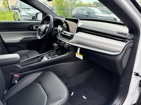 Used 2026 Jeep Compass Limited AWD/4WD image 31
