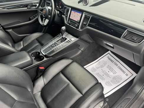 Used 2018 Porsche Macan AWD/4WD image 14