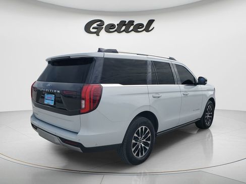 Used 2025 Ford Expedition Platinum AWD/4WD image 5