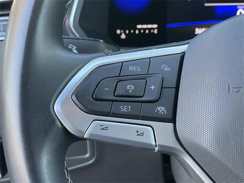 Used 2023 Volkswagen Tiguan SE R-Line image 8