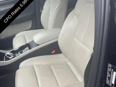 Used 2024 Volvo XC40 B5 Plus w/ Protection Package Premier AWD/4WD image 4