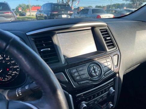 Used 2019 Nissan Pathfinder SL w/ Rock Creek Edition FWD image 24
