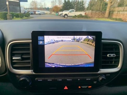 Certified 2023 Hyundai Venue SE image 19