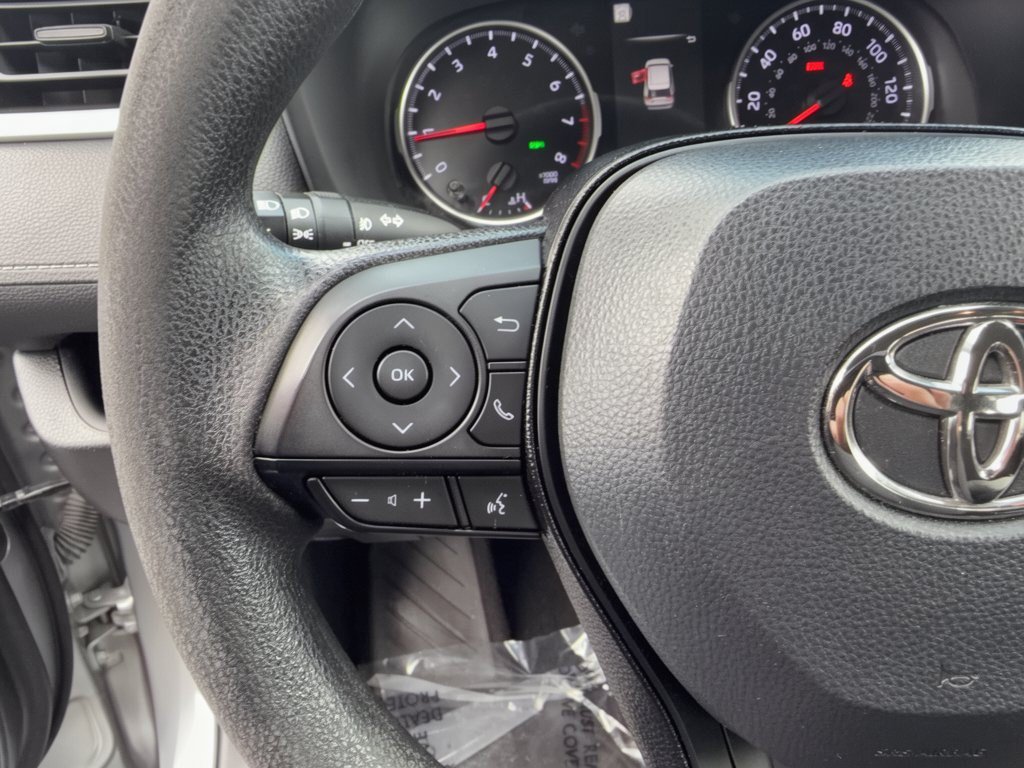 Used 2021 Toyota RAV4 XLE AWD/4WD image 18