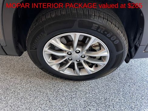 Used 2022 Jeep Cherokee Latitude Lux w/ Sun & Sound Group image 9