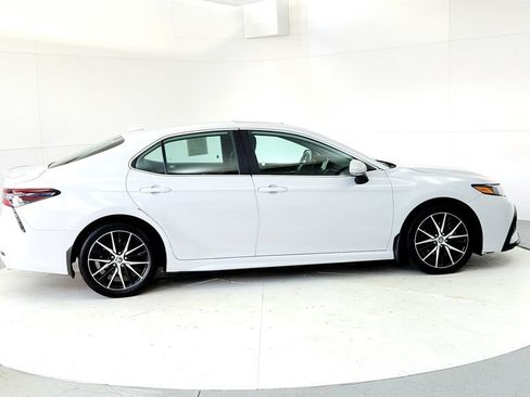 Used 2024 Toyota Camry SE w/ Cold Weather Package AWD/4WD image 6