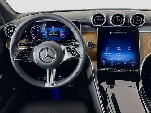 Used 2024 Mercedes-Benz GLC 300 image 21
