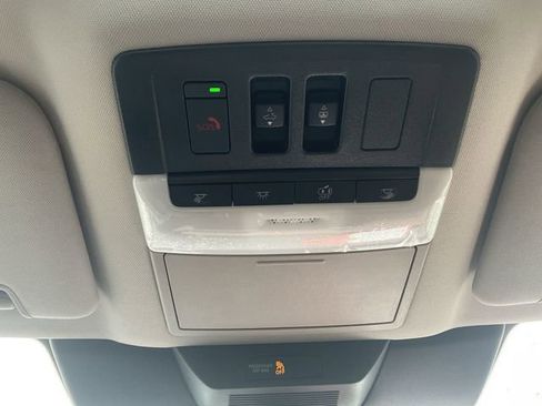 New 2026 Nissan Pathfinder Platinum image 17